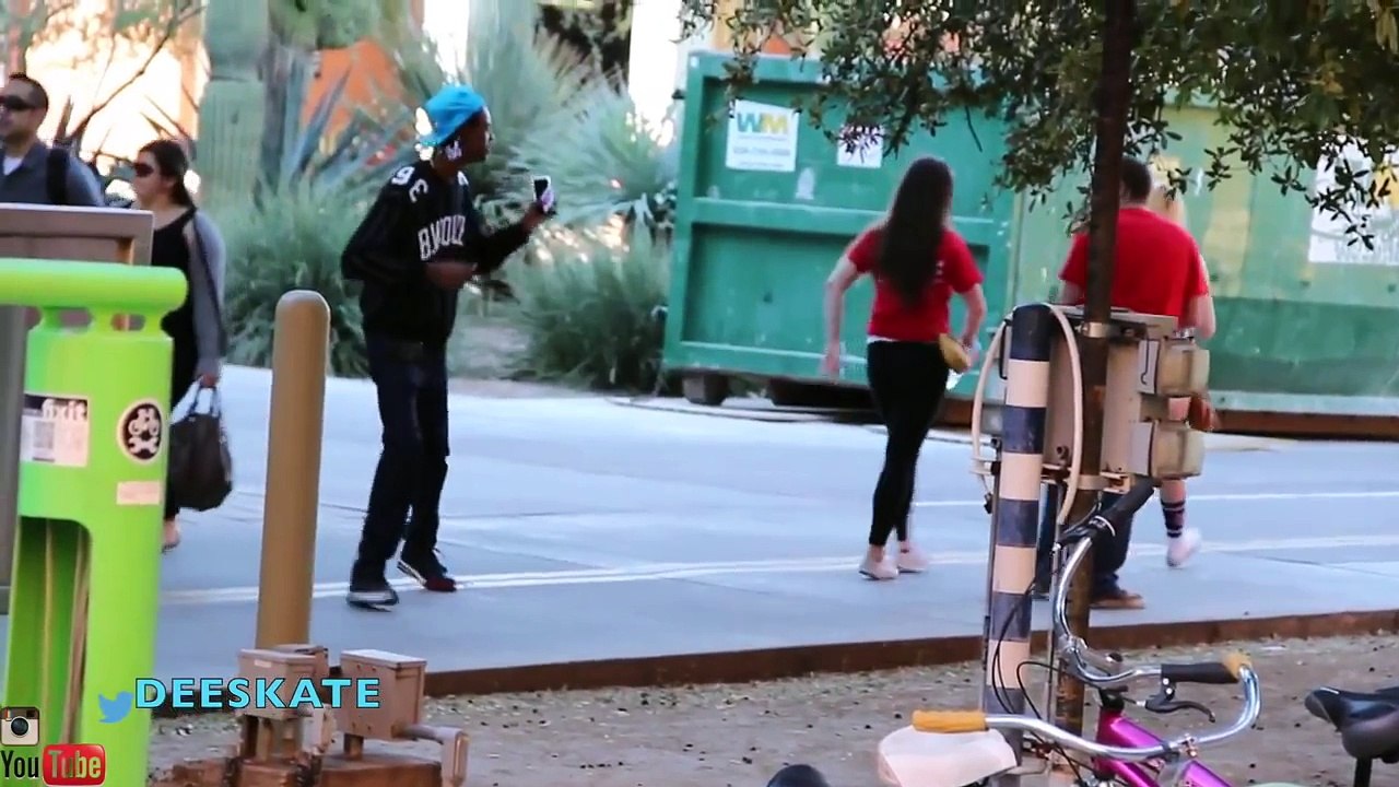 Pranks: KILLER BEE PRANK - Funny Videos - Funny Pranks - Public Pranks "FUNNY"