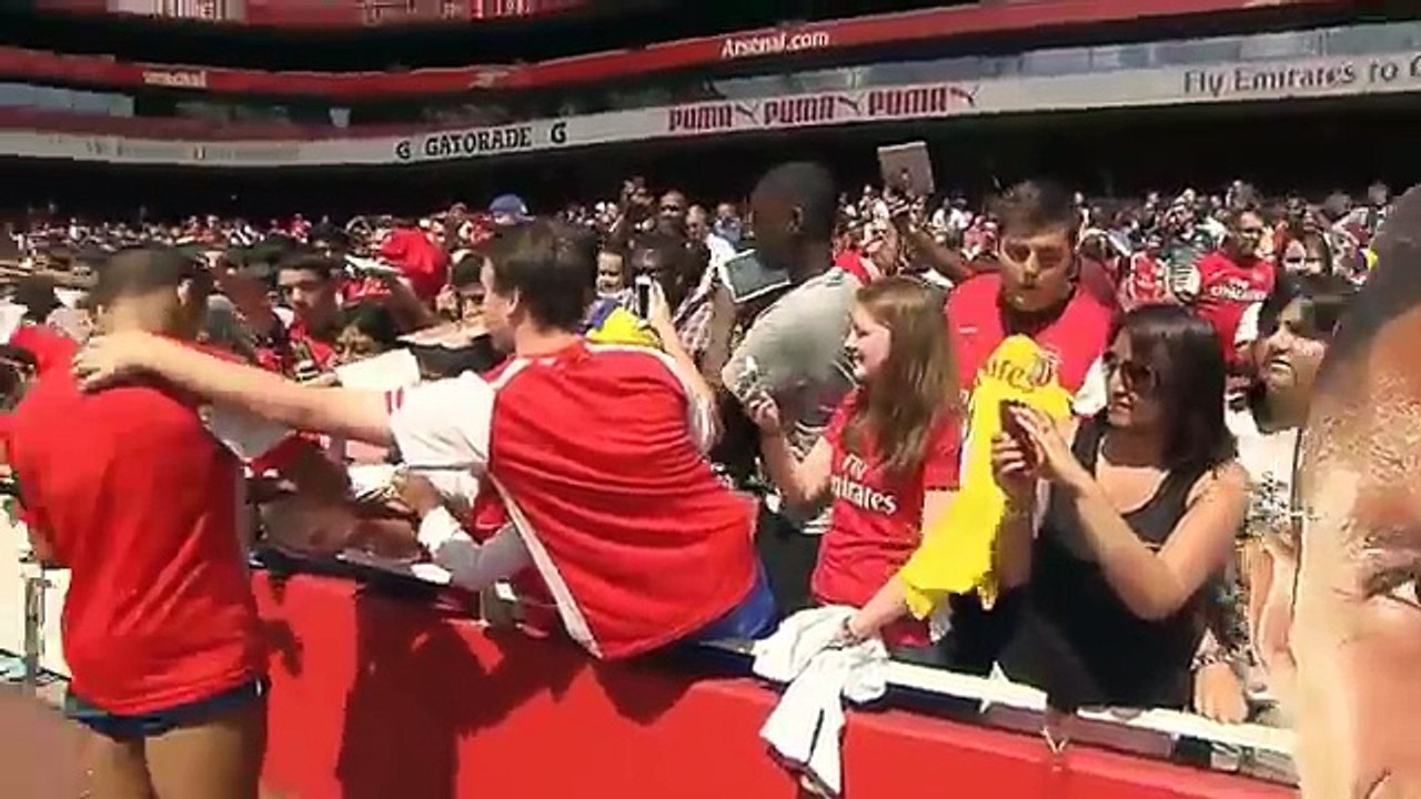 Alexis Sanchez trolled by Santi Cazorla - Arsenal Funny Moments