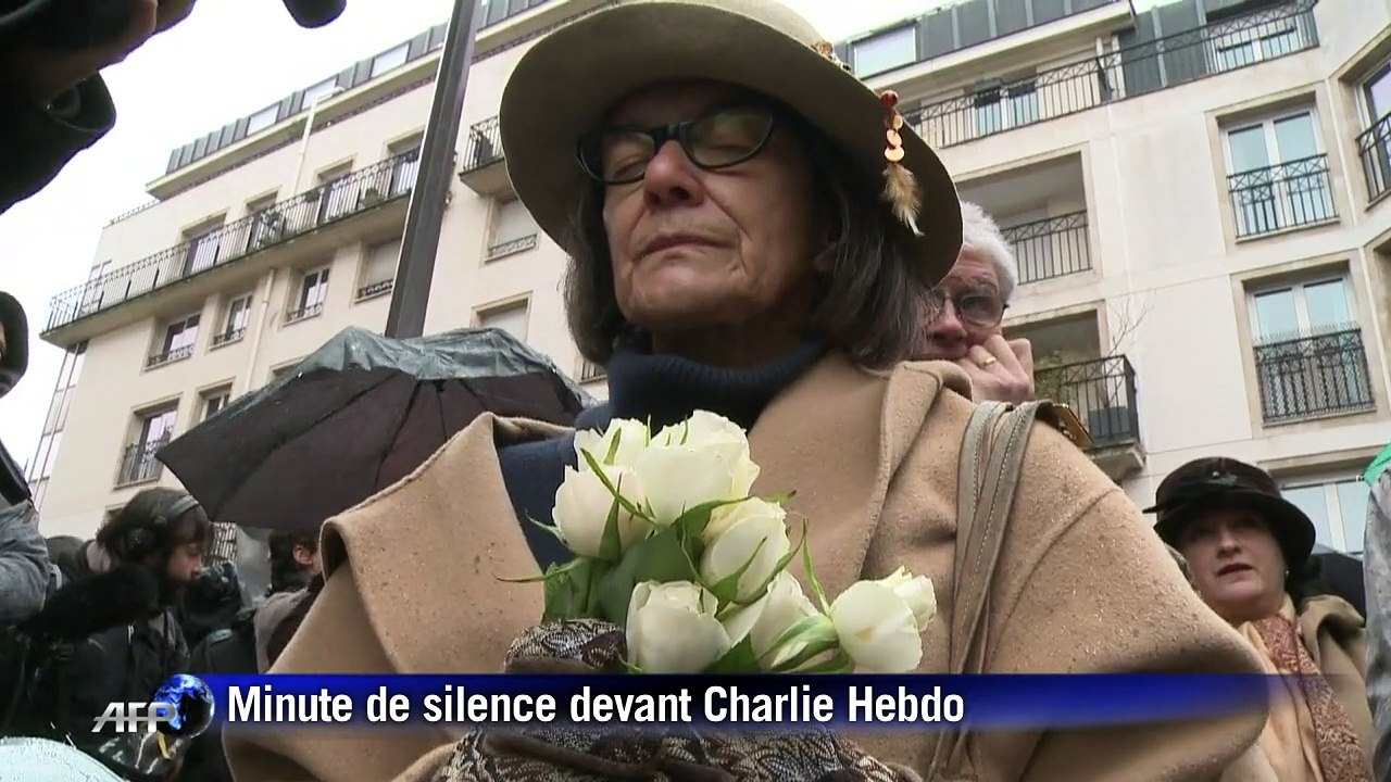 Minute de silence devant Charlie Hebdo