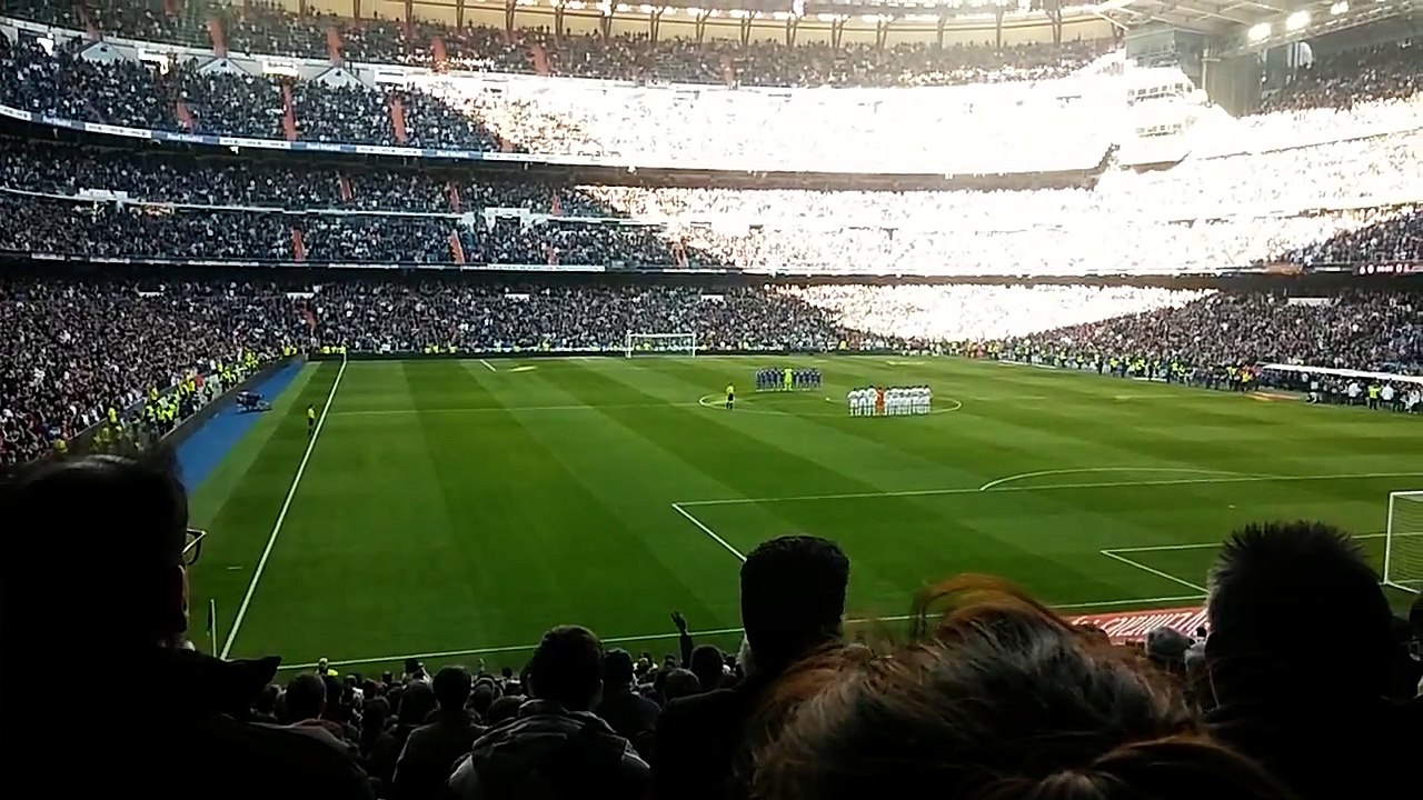 Minute de silence au Nou Camp pour Charlie Hebdo