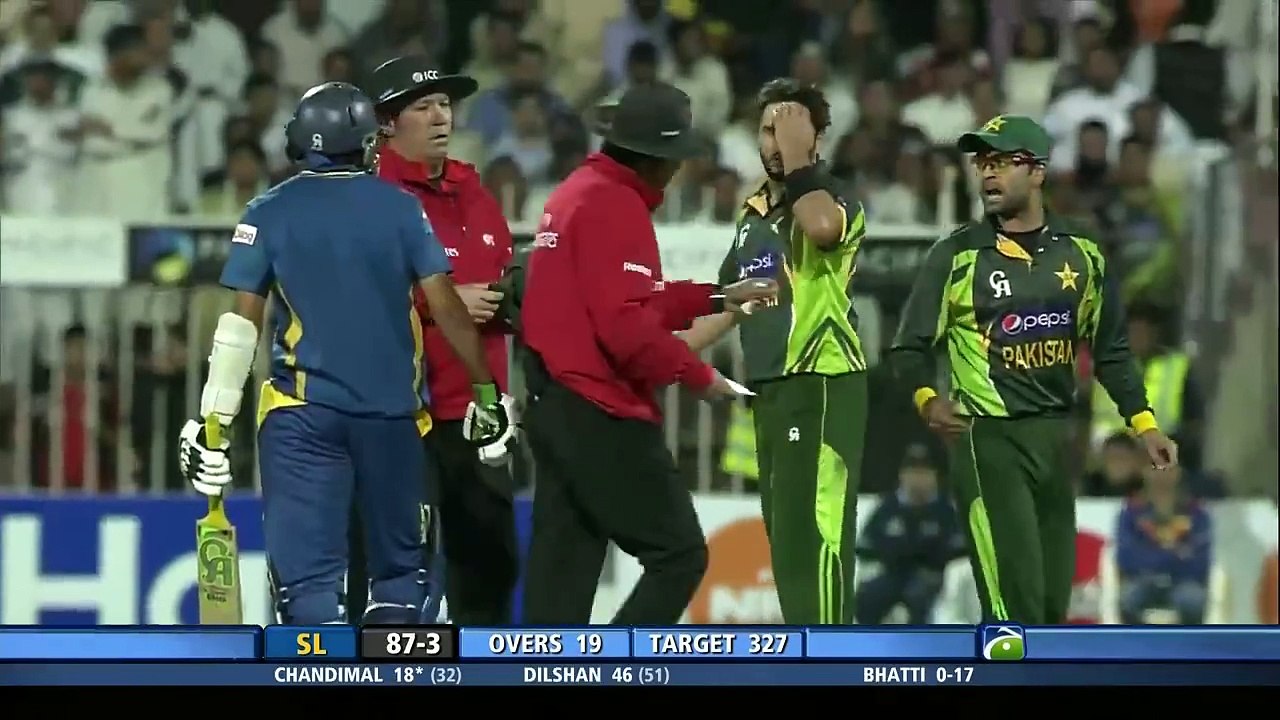 Fight between Ahmed Shehzad and Dilshan