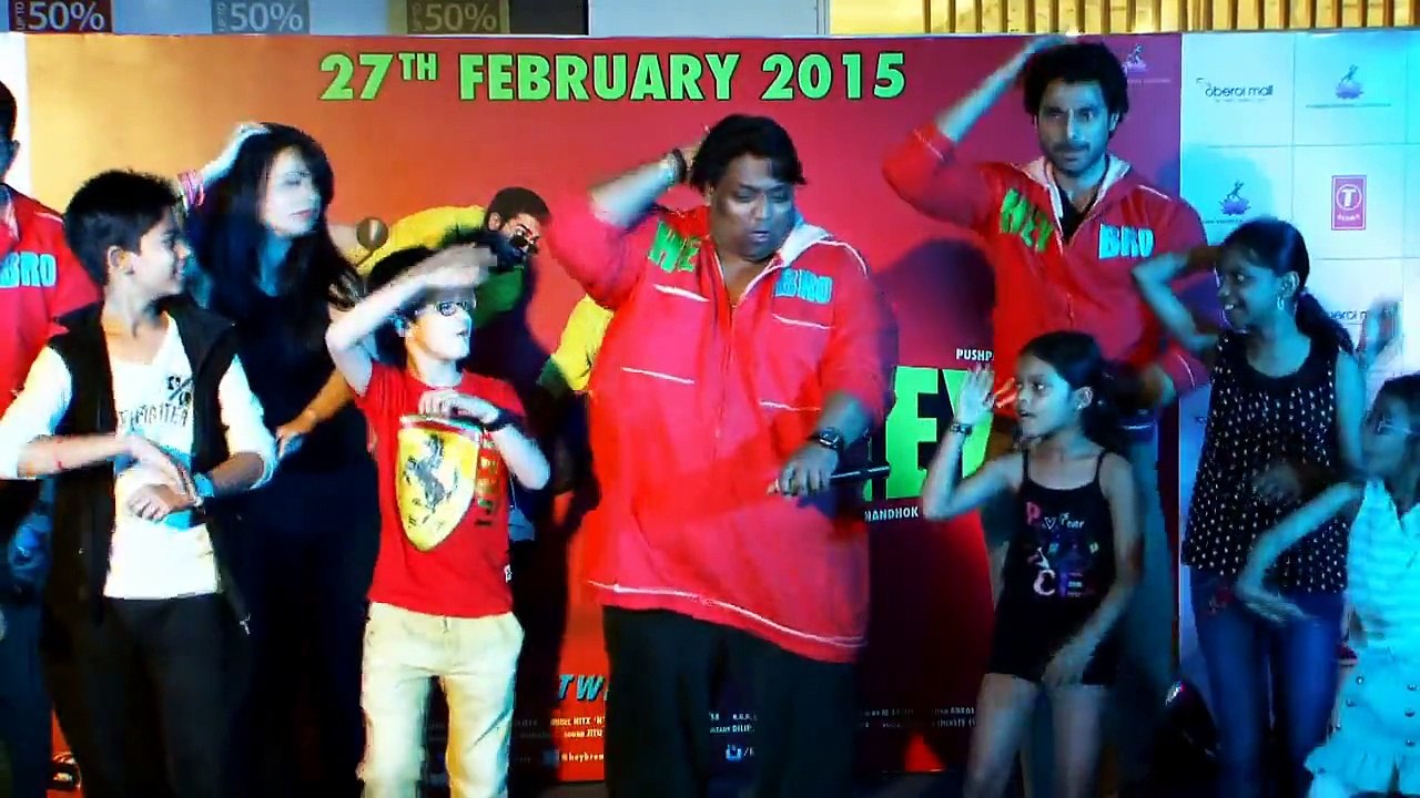 Ganesh Acharya performs live