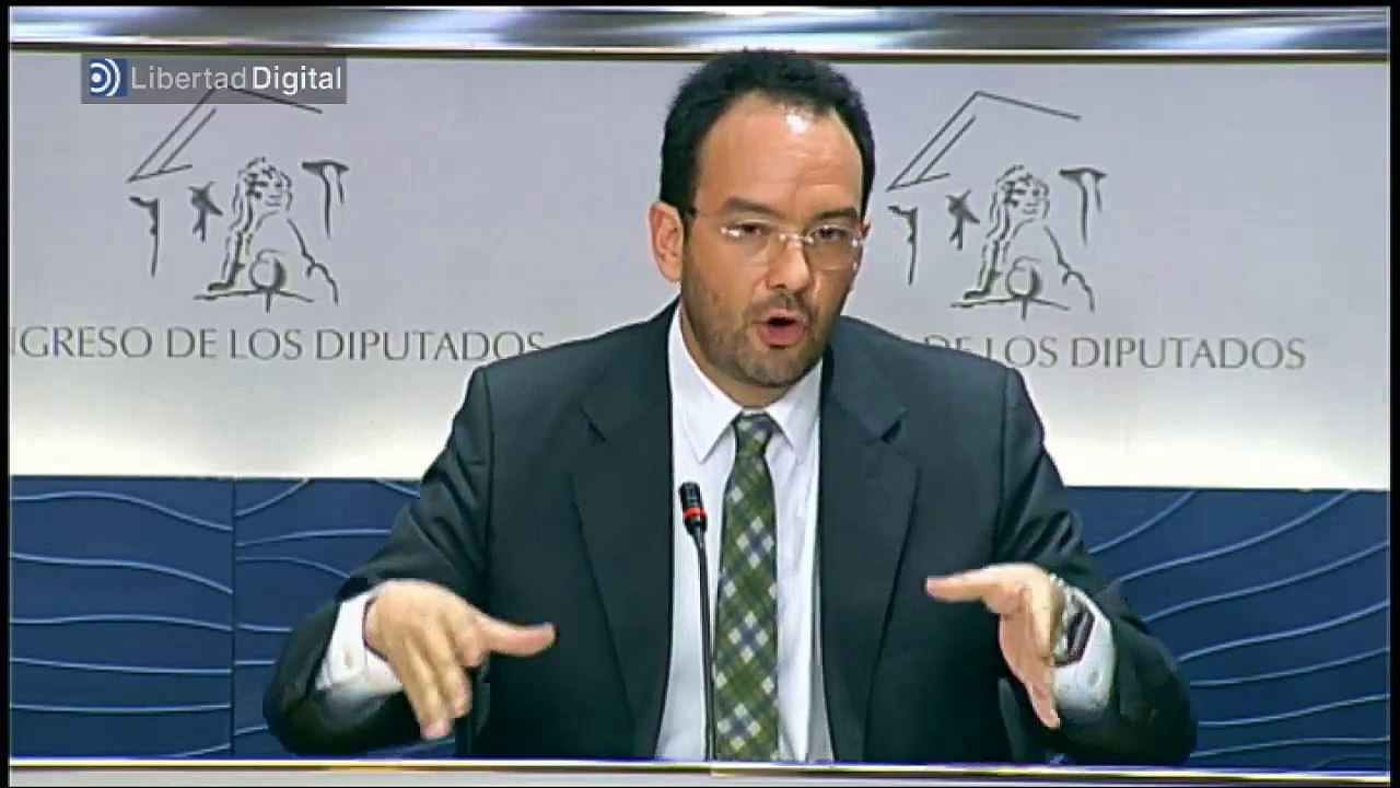 El PSOE rectifica en 45 minutos