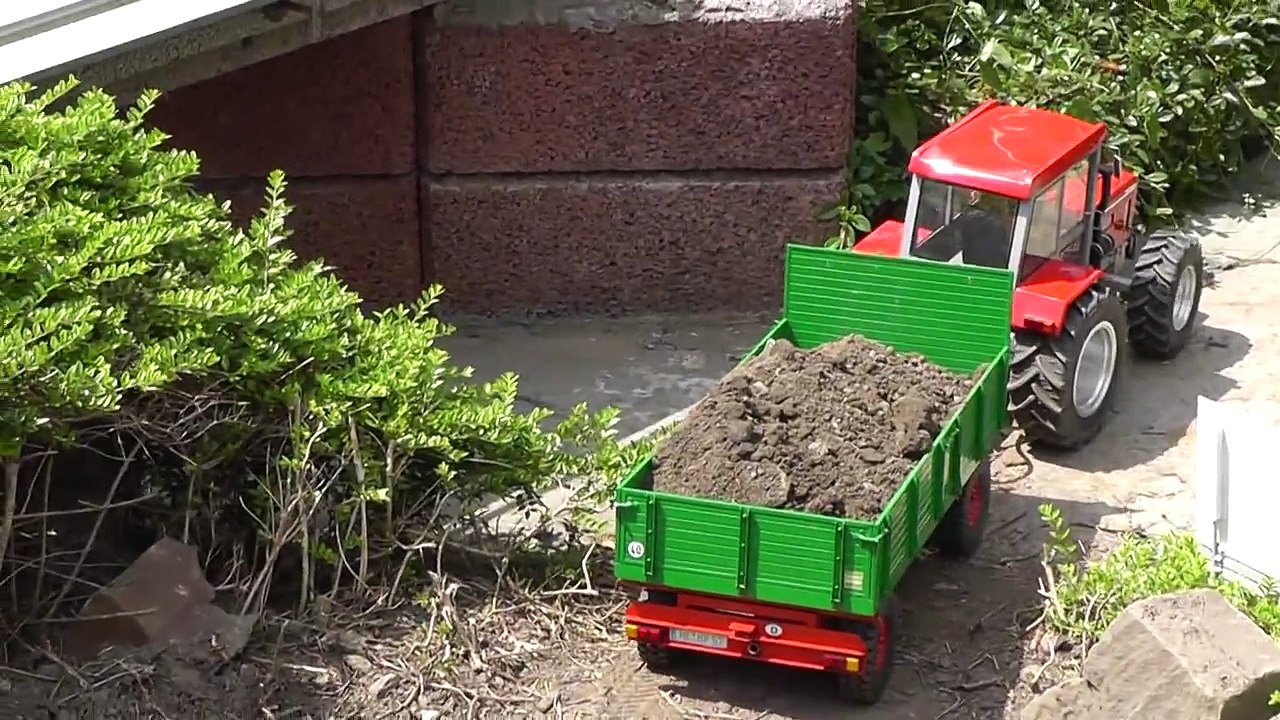 BIG RC TRACTOR AND TRAILER