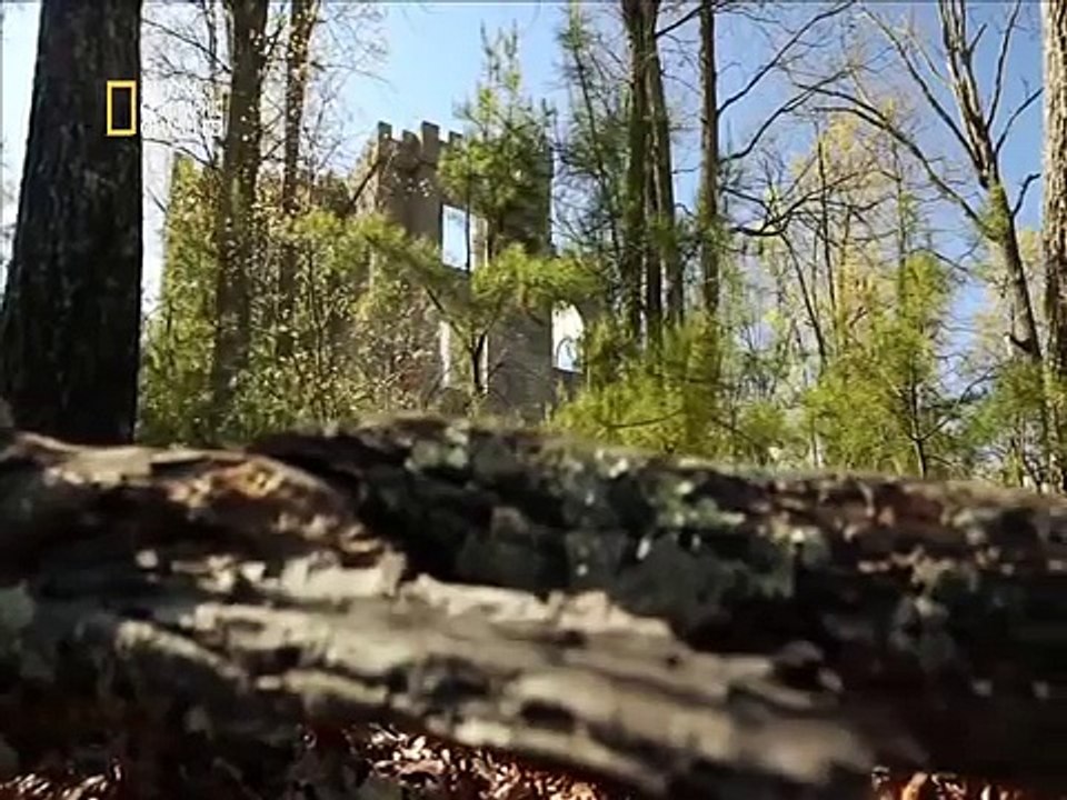 Le Château de l'Apocalypse Saison 1 Episode 1 - Au Travail