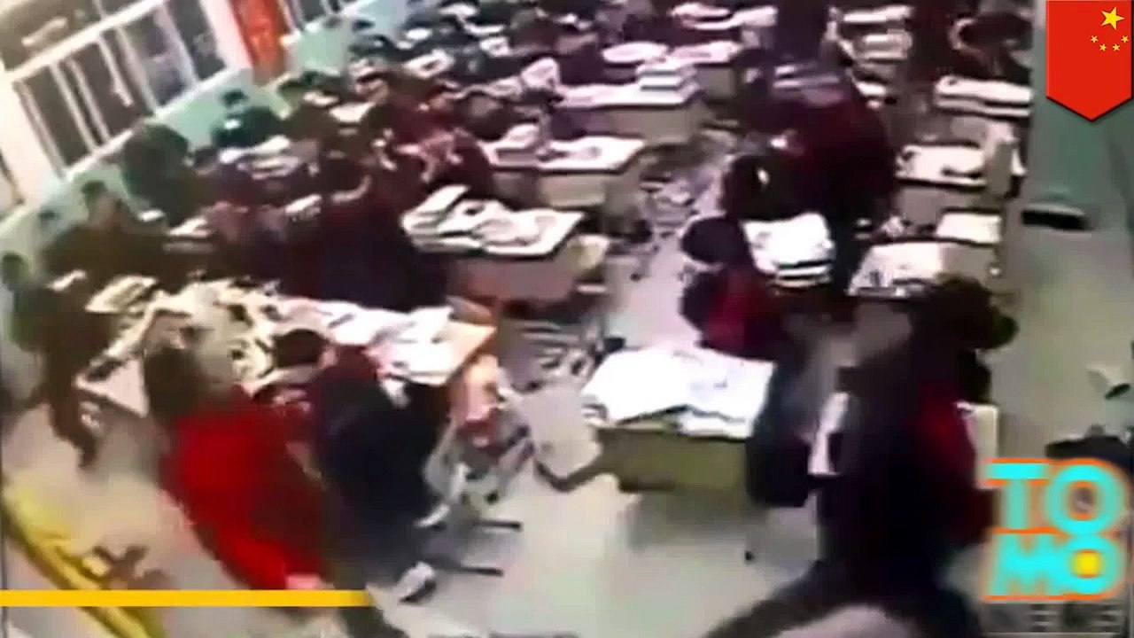 تلميذ صيني ينتحر بالقفز من النافذة 😔