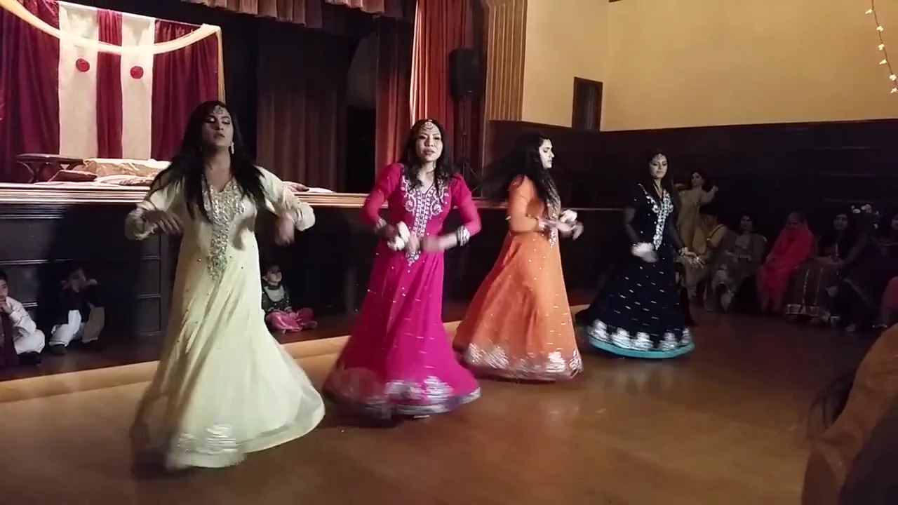 Best Wedding Dance Ever || Mere naal tu Whistle Baja || (FULL HD )
