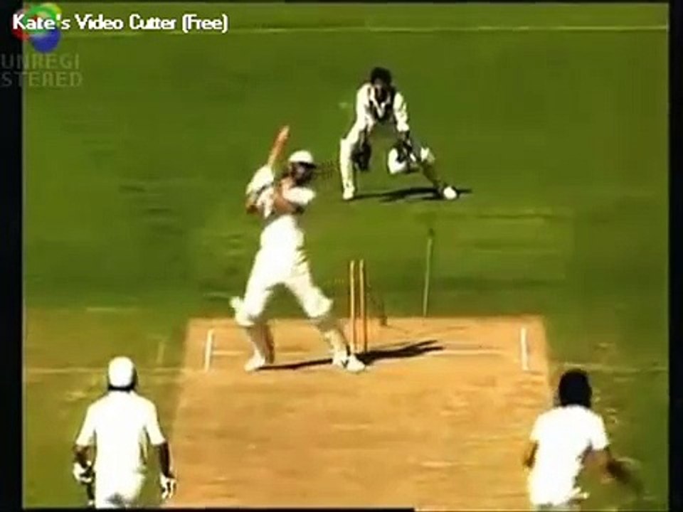 Junaid Khan bowling