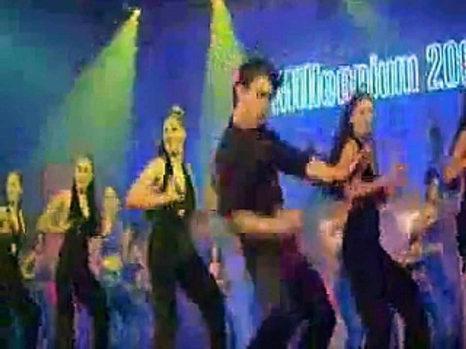 Dekho 2000 Ka Zamna Aagaya Milke Jeena Ka Bahana Aa gaya-Mela