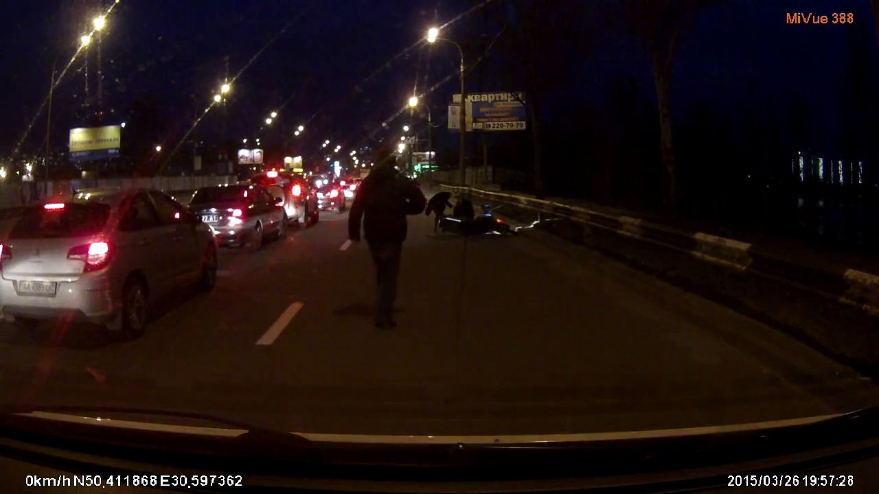 ДТП Киев Днепровская Набережная 27.03.15 - мотоциклист врезался в Daewoo Matiz