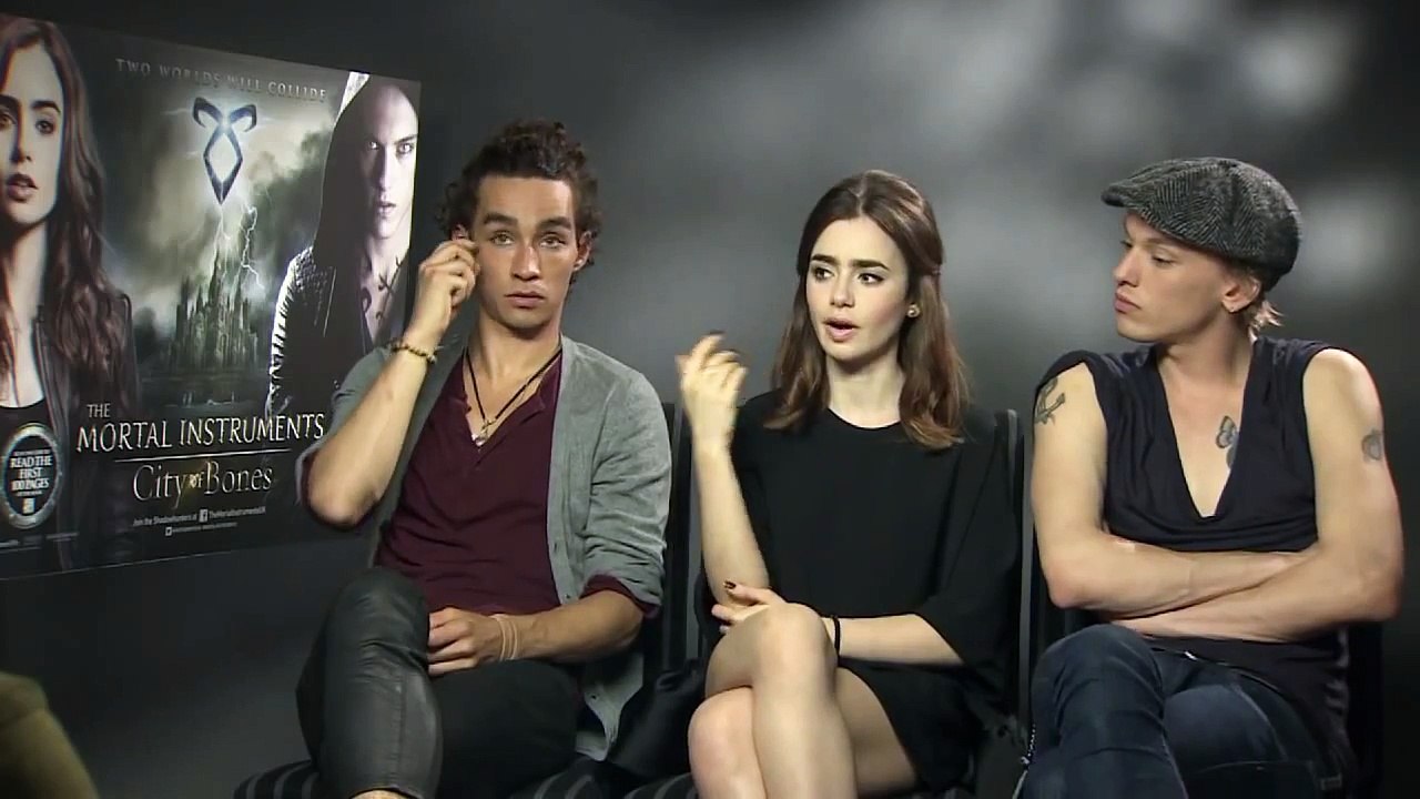 Robert Sheehan, Lily Collins, Jamie Campbell Bower Exclusive Interview - The Mortal Instuments