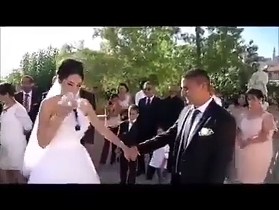 3arouss t8anni 3la zawjha