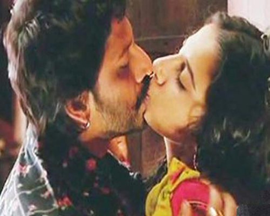 Watch Ishqiya Full Movie in HD 🎬