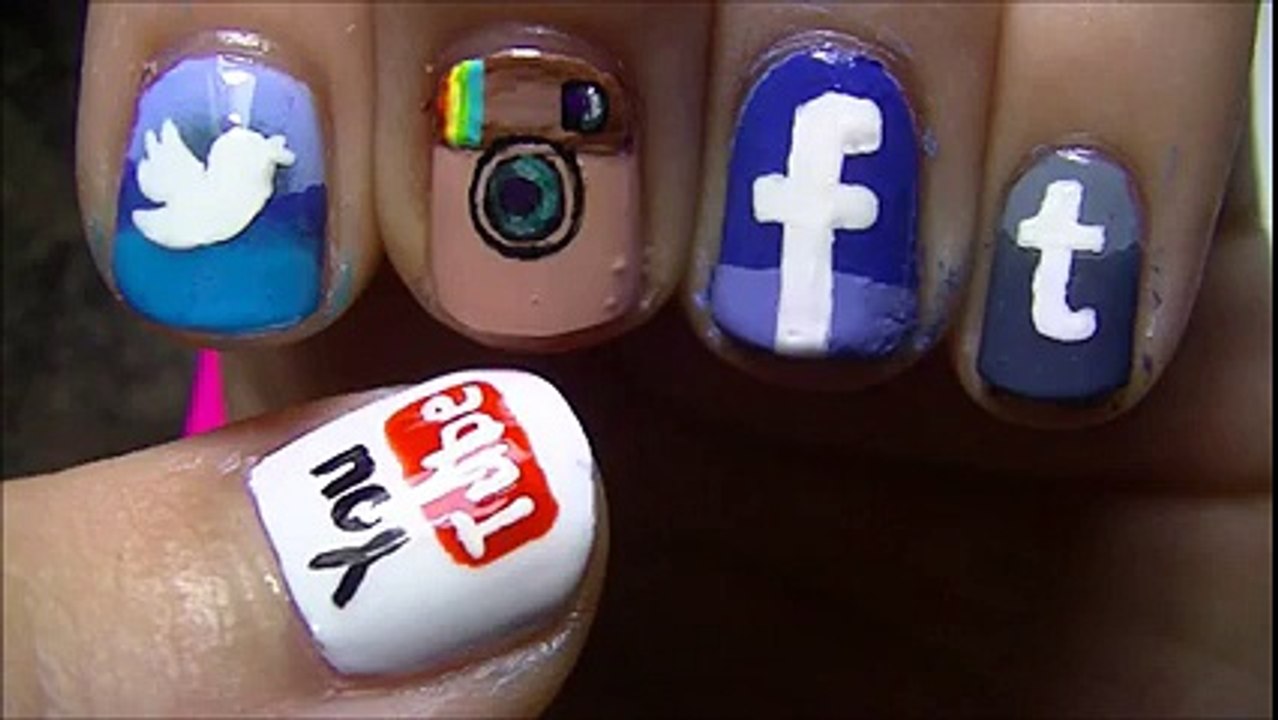 Social Network App Nail Art