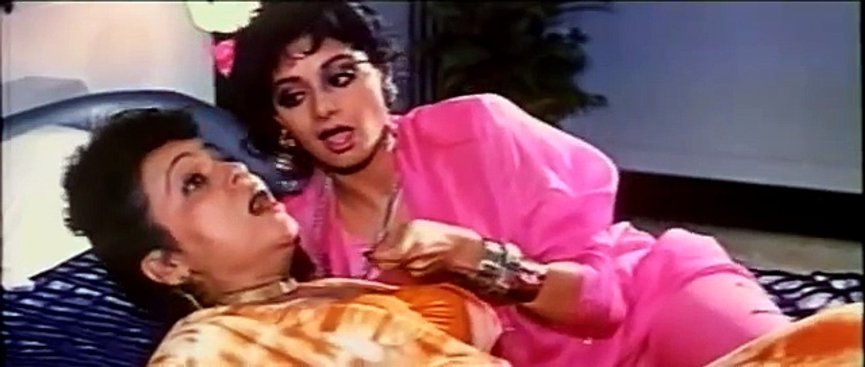 Iconic Makeup Scene from Chaalbaaz 🎬