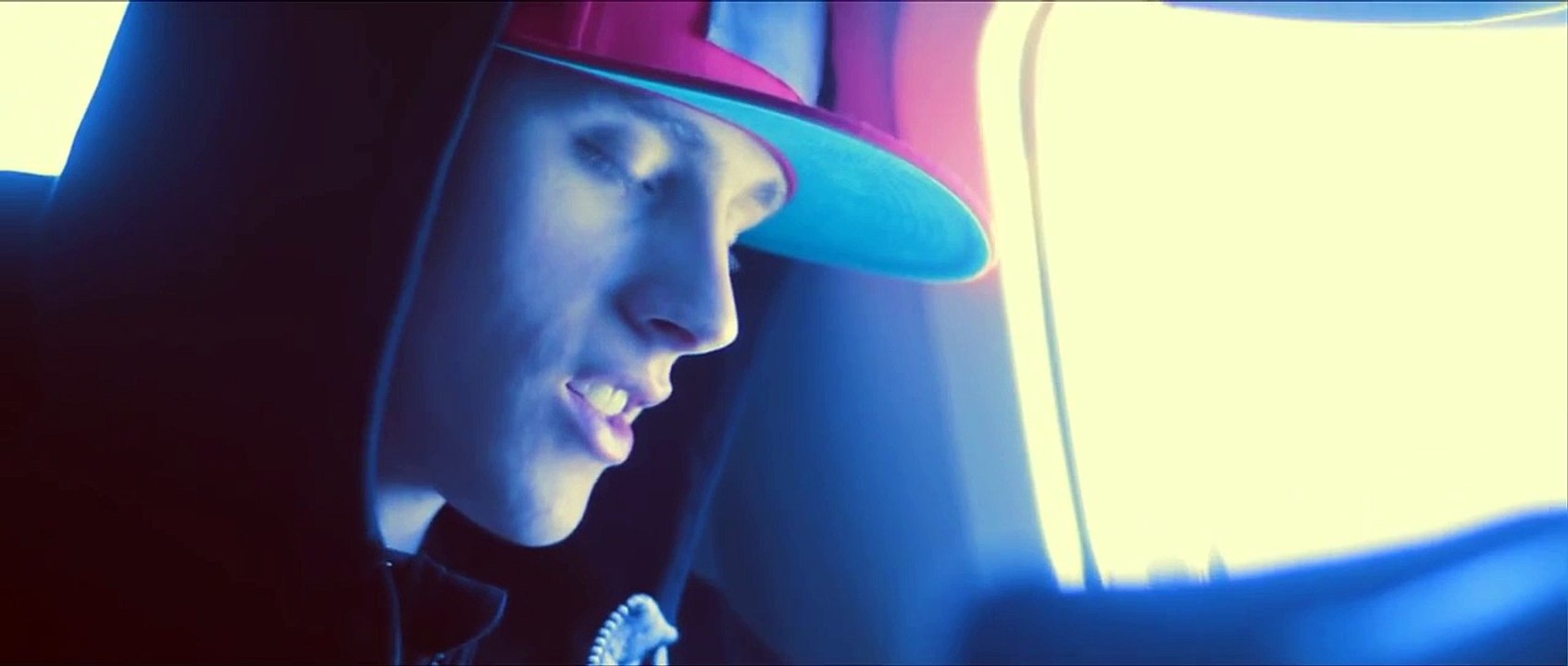 Machine Gun Kelly - Chasing Pavements