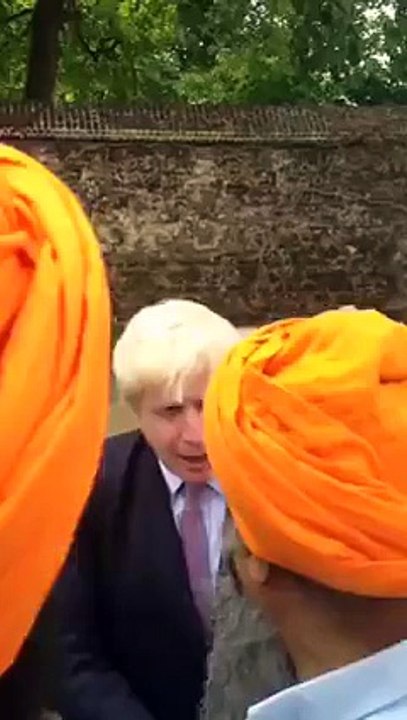 Bhai manjit Singh talking to mayor regarding Bapu Surat Singh