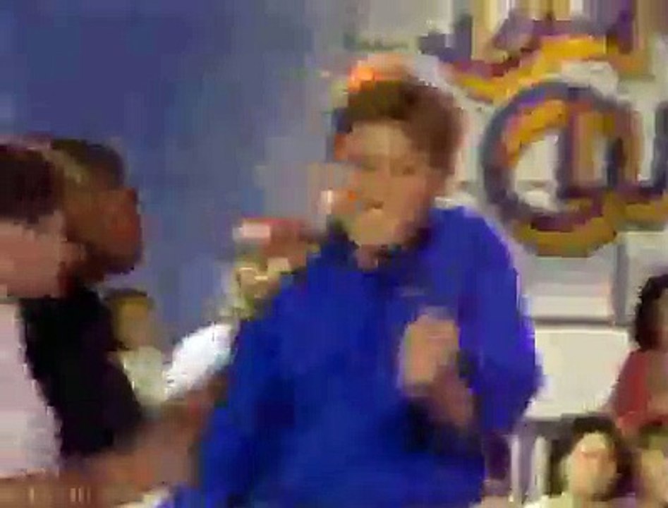 Adorable 90's Kid Dancing Moment 🕺