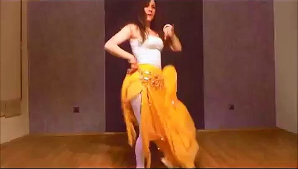 Dance on: Chammak Challo