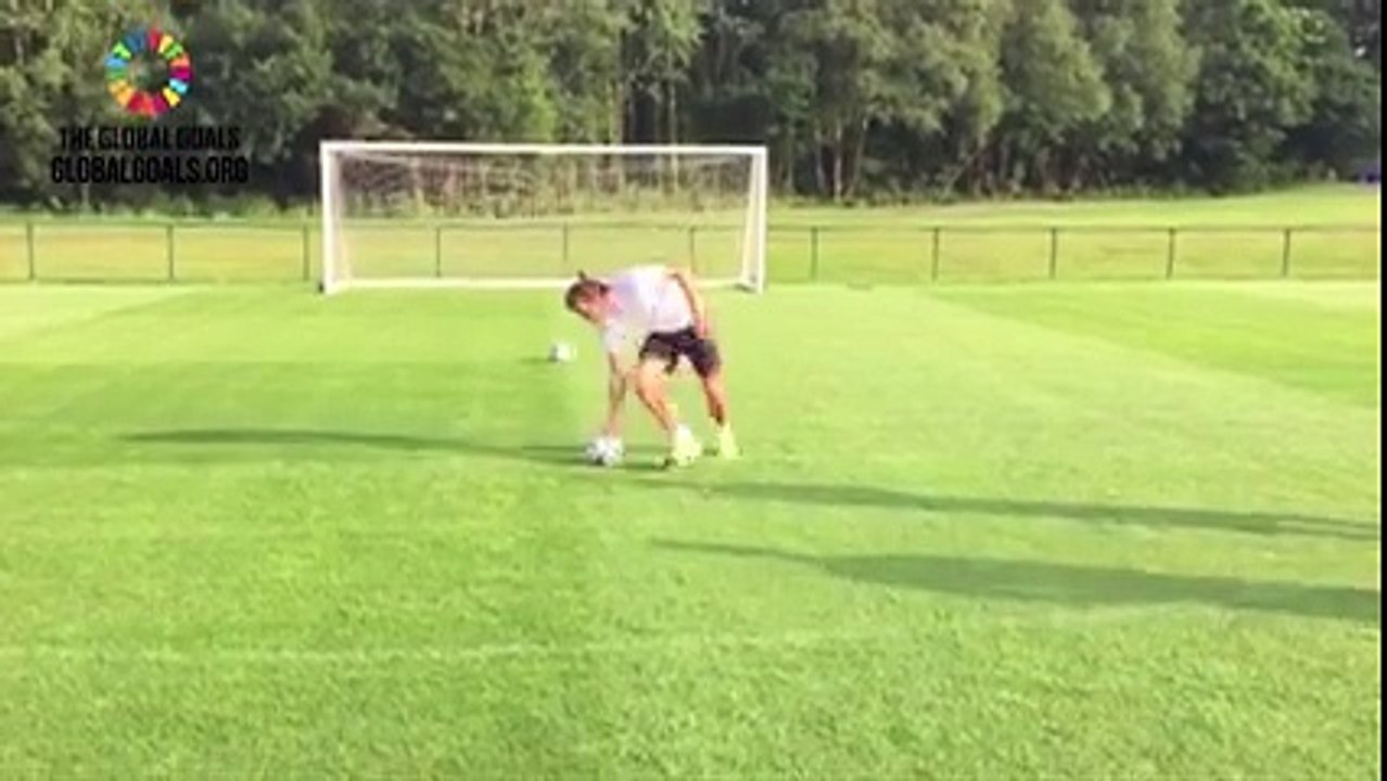 غاريث بيل في تحدي Dizzy Goal شبعا ضحك هههه