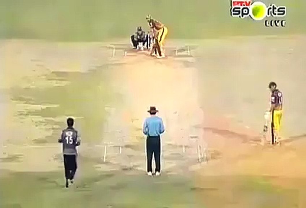 Junaid Khan unbelievable SIX