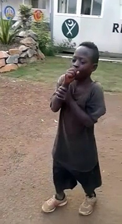 SUNE AFRECAN BACHA NAGMA PARTE HOVE ...DIL DIL PAKISTAN.TOP MOVIES