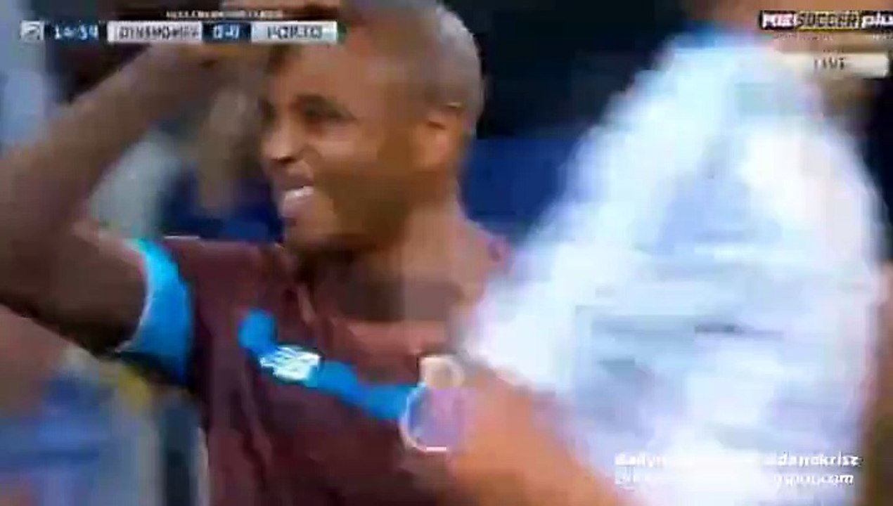 Brahimi Amazing Free-Kick Chance | Dynamo Kyiv v. FC Porto 16.09.2015 HD