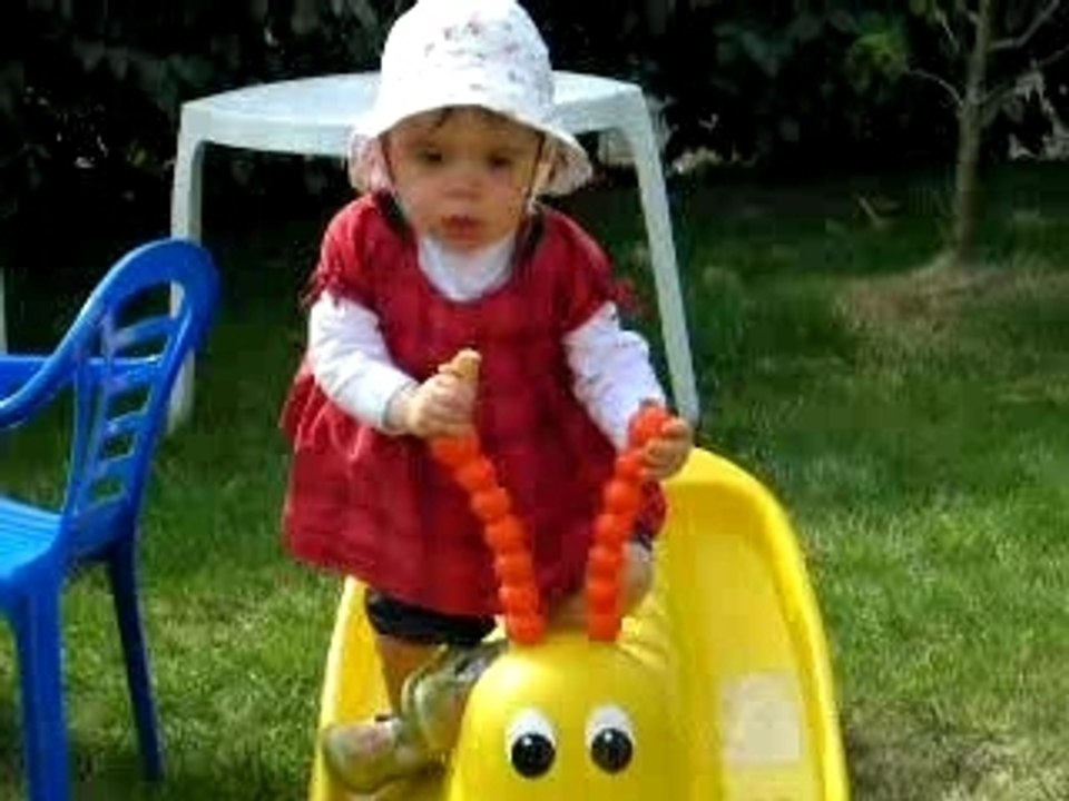 Bateau sur l'eau.......sur une chenille