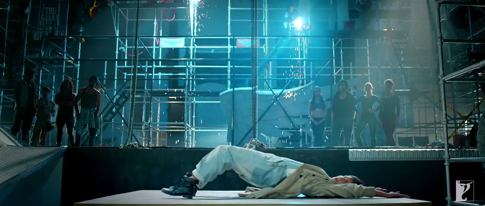 Kamli - Full Song - DHOOM_3 - Katrina Kaif