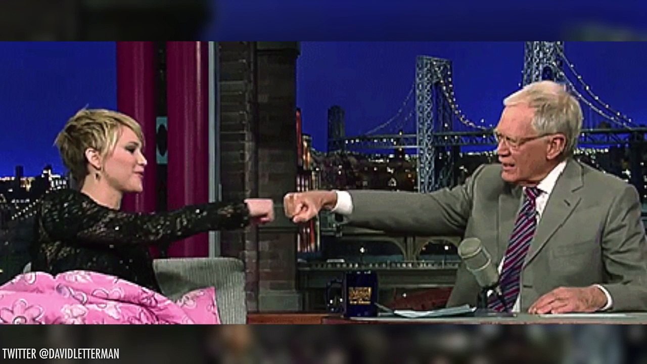 Jennifer Lawrence Pees in Sinks؟! ¦ Hollyscoop News