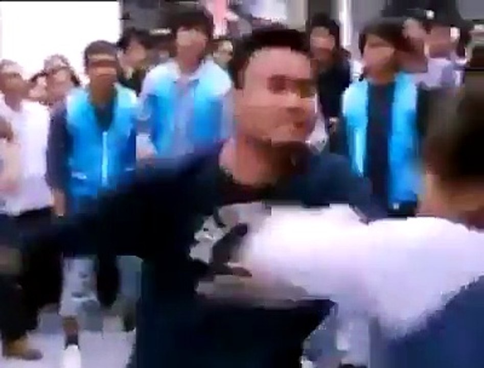 This girl or bruce lee wow what is acting