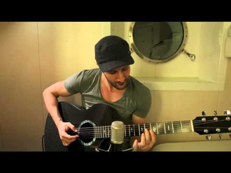 Love At First Strum - RainSong OM-1000 review