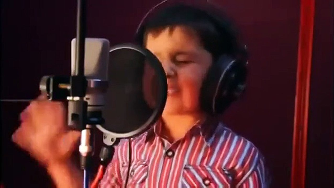 Супер голос ! Так не поют даже звезды. Мальчик 4 года порвал yotube.1