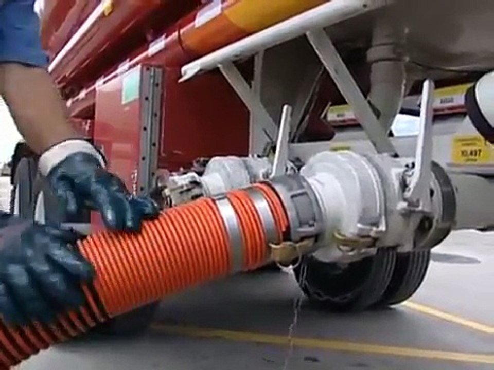 Mighty Machines Trucks! Trucks! Trucks!