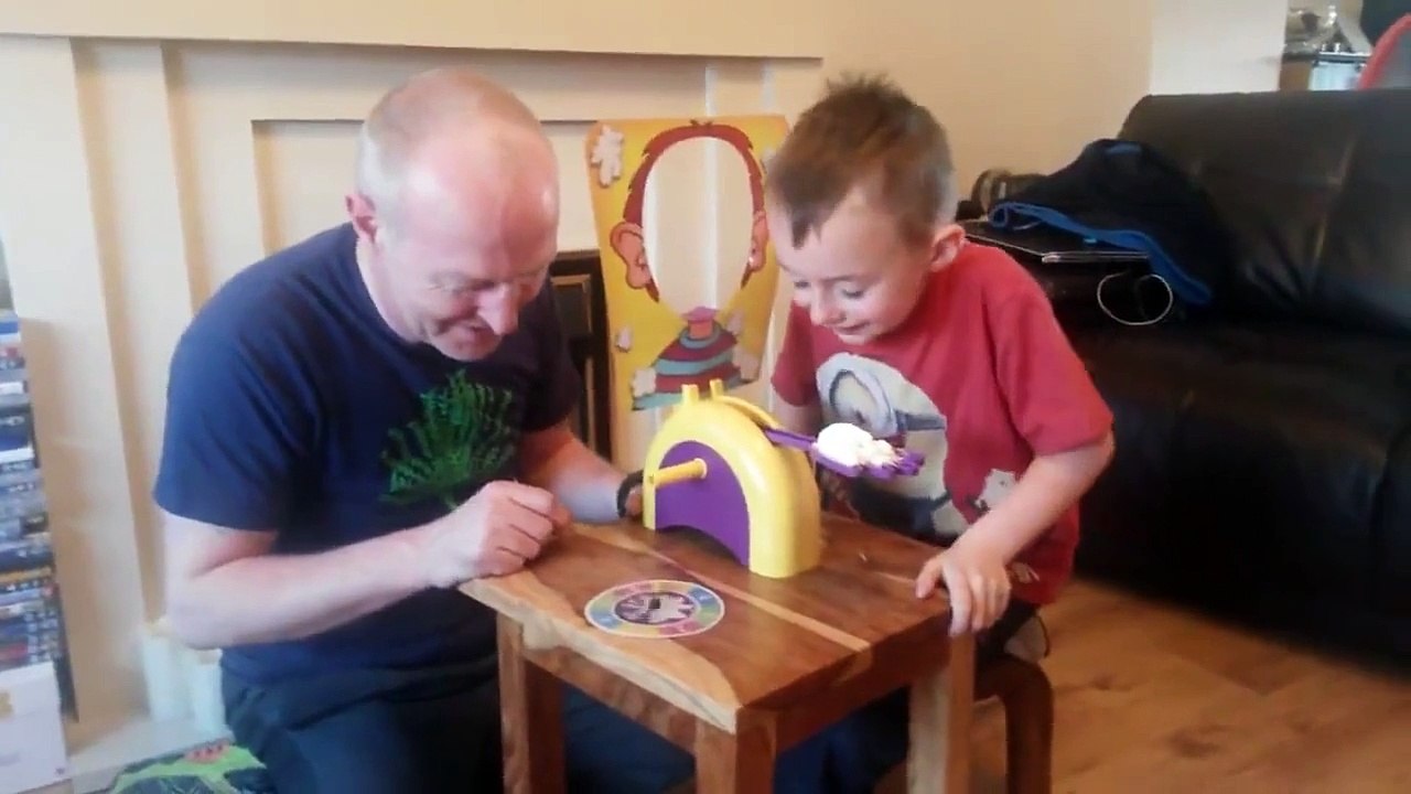 Игра_ Пирог в лицо