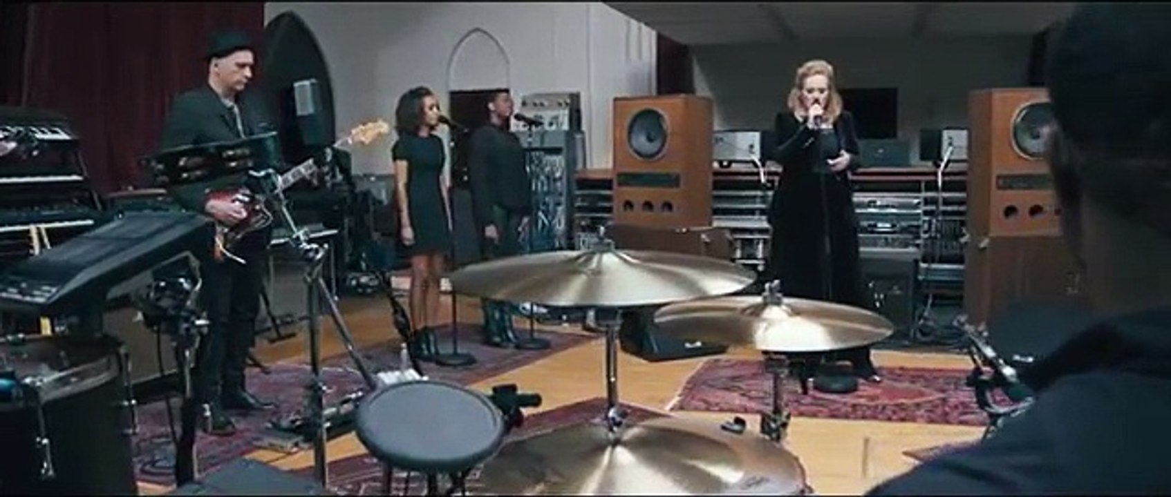Adele estrenó su nuevo tema "When We Were Young"