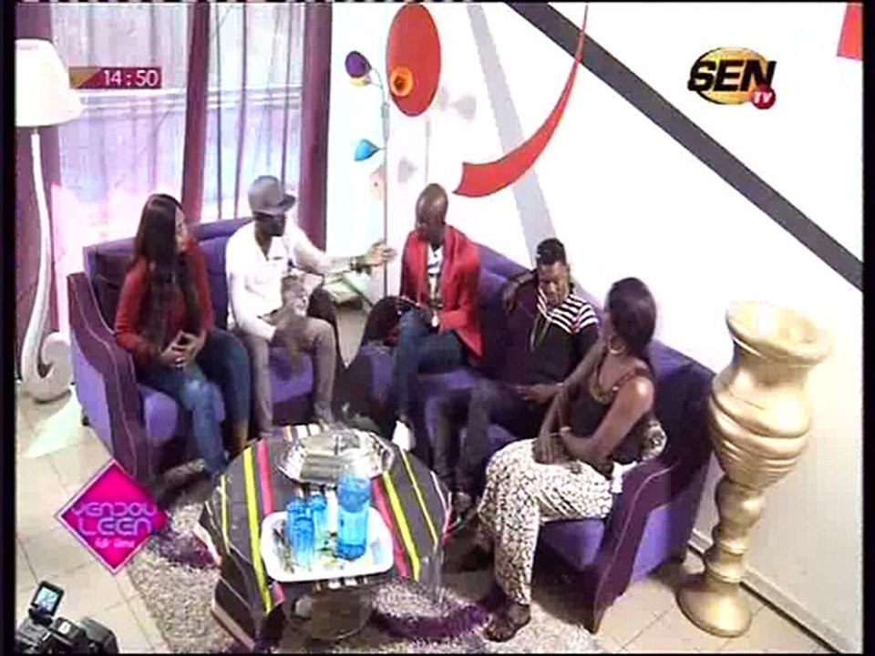 Voici comment aborder une fille avec Akhlou Brick Paradise