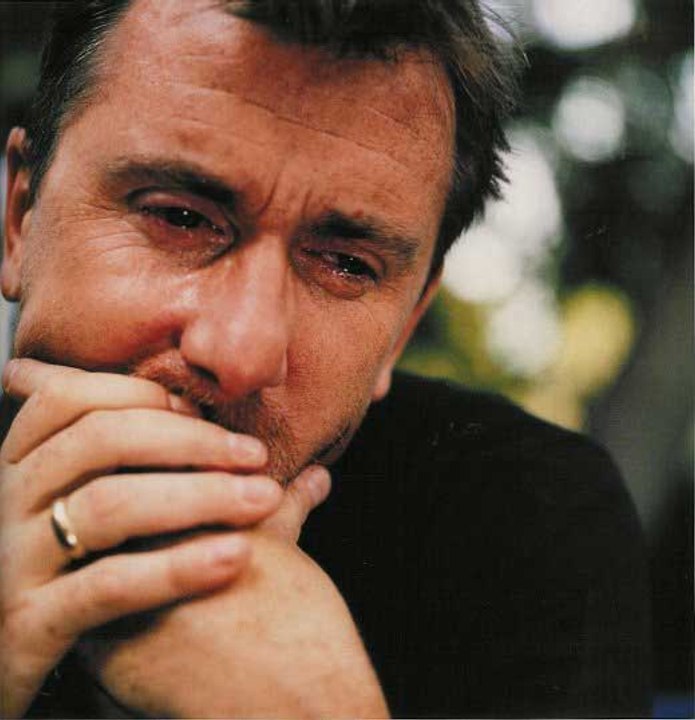 Отец спасает сына…. До слез….