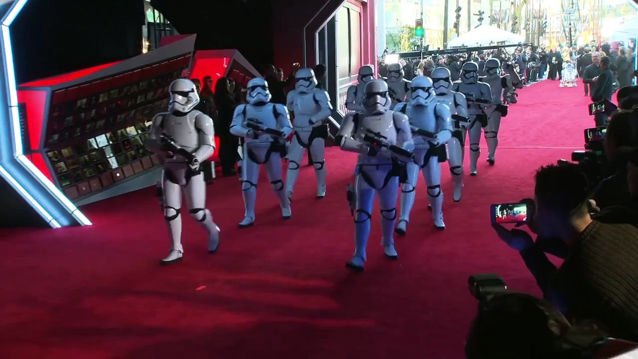 The Force Awakens Premiere Cosplay & First Reactions
