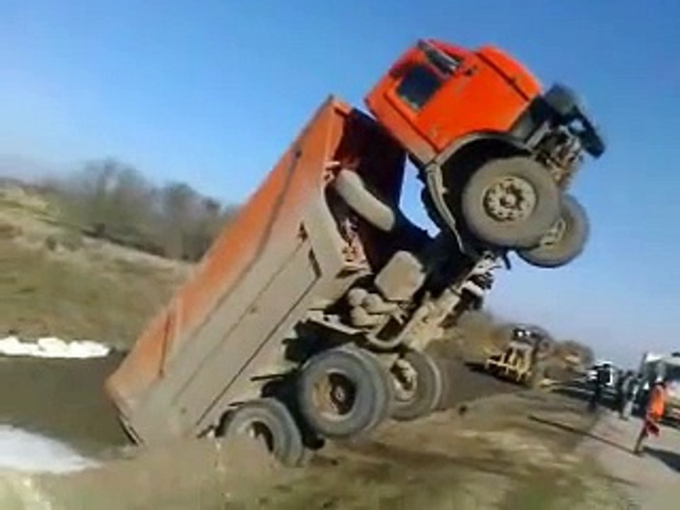 Камаз встал на дыбы!