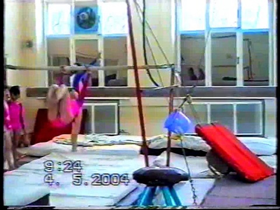 Спортивная гимнастика. Щёкотова Женя