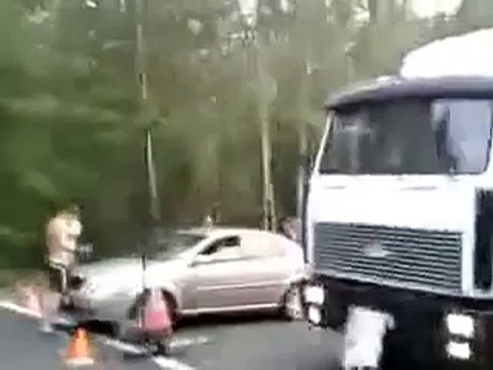 Гонки на грузовиках МАЗ против седана Стритрейсинг