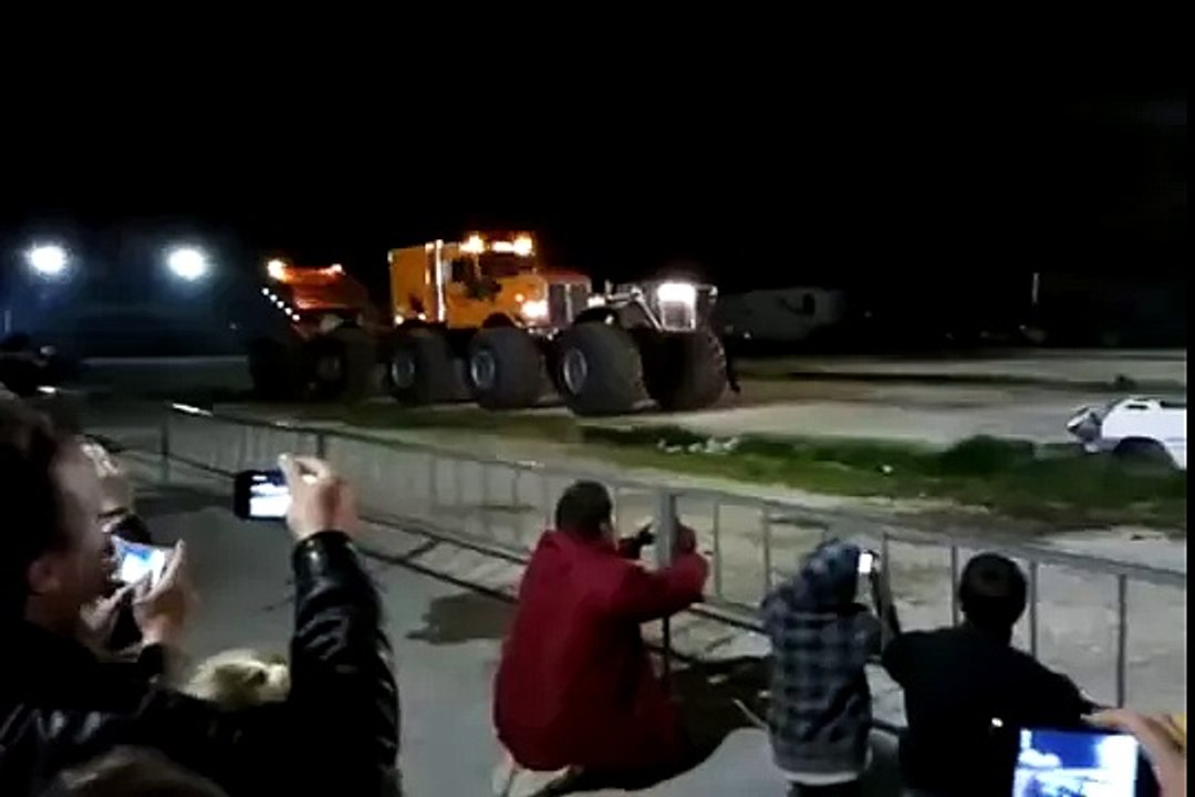 МЕГА МОНСТЕР БИГФУТ