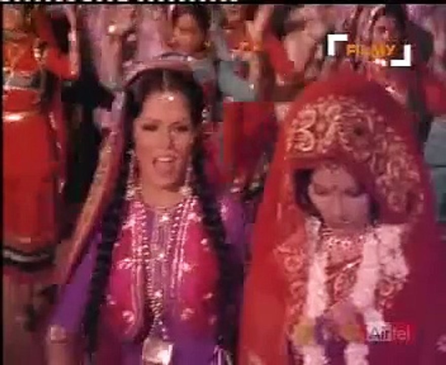 Zeenat Aman - LARI NAZARIYA LARI - WARRANT 1975