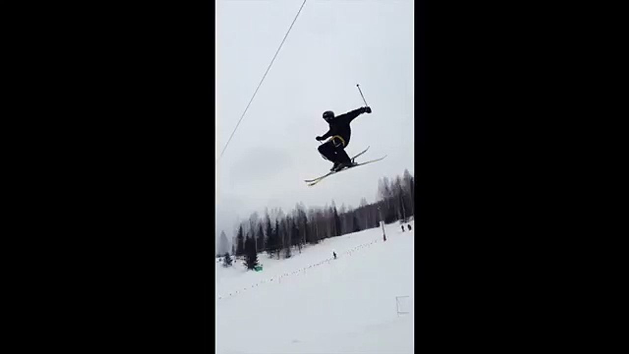 Трюки, прыжки лыжников