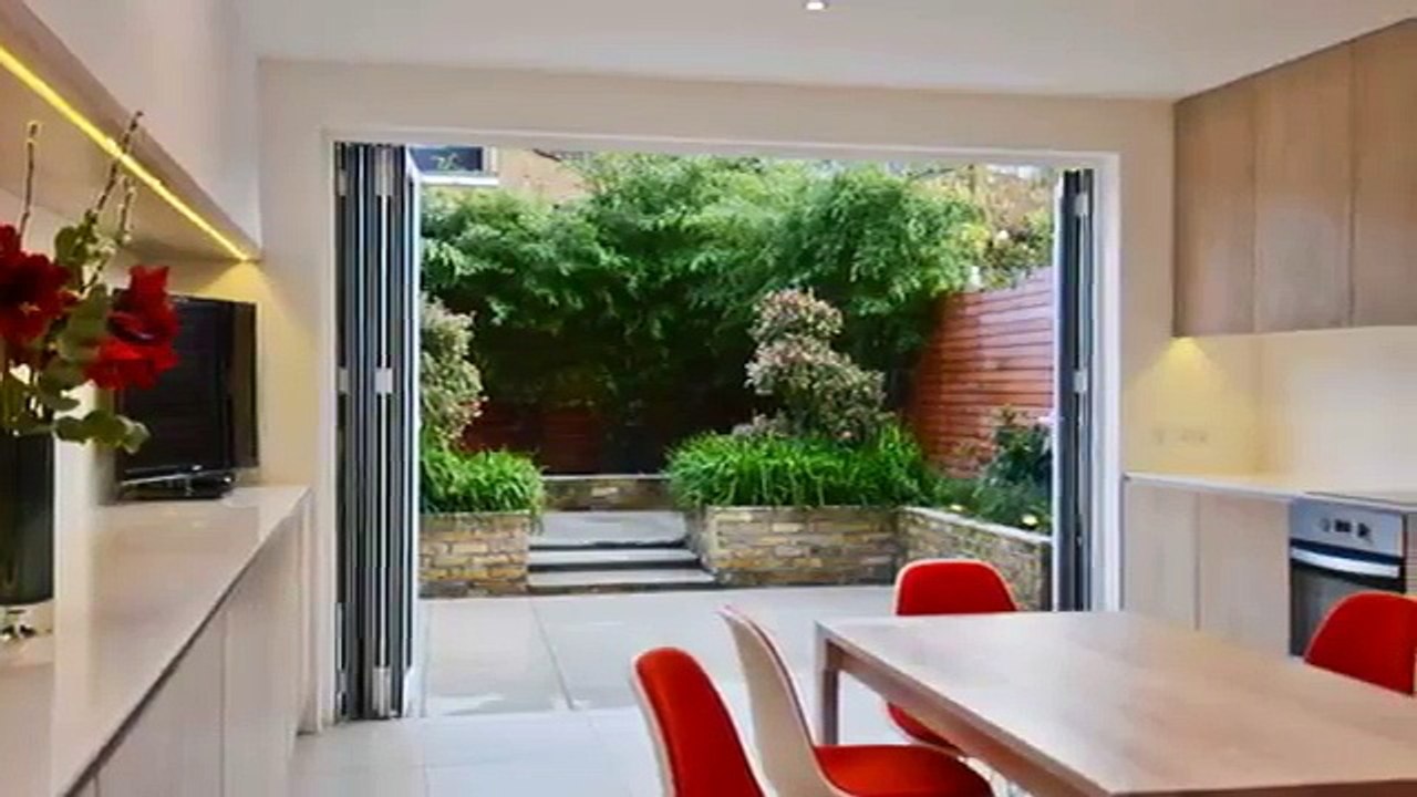 Дверь-гармошка в интерьере. Как согласовать со стилем