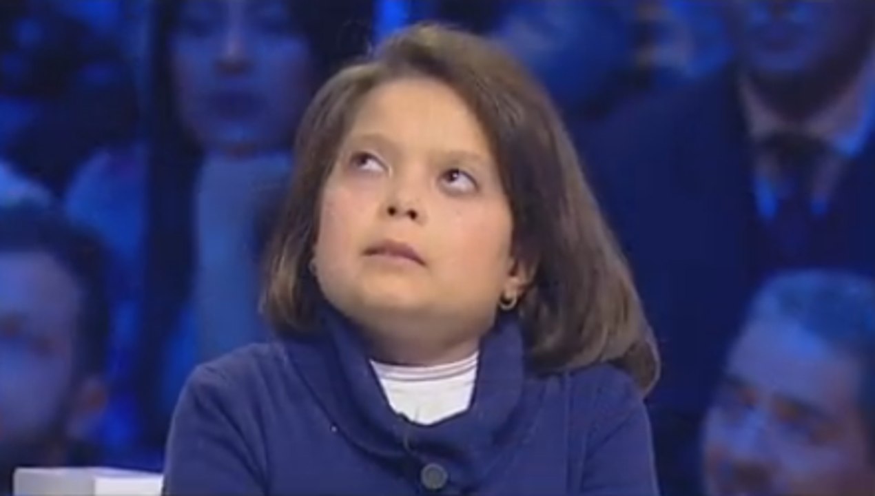 طفلة محلاها عندي ما نقلك