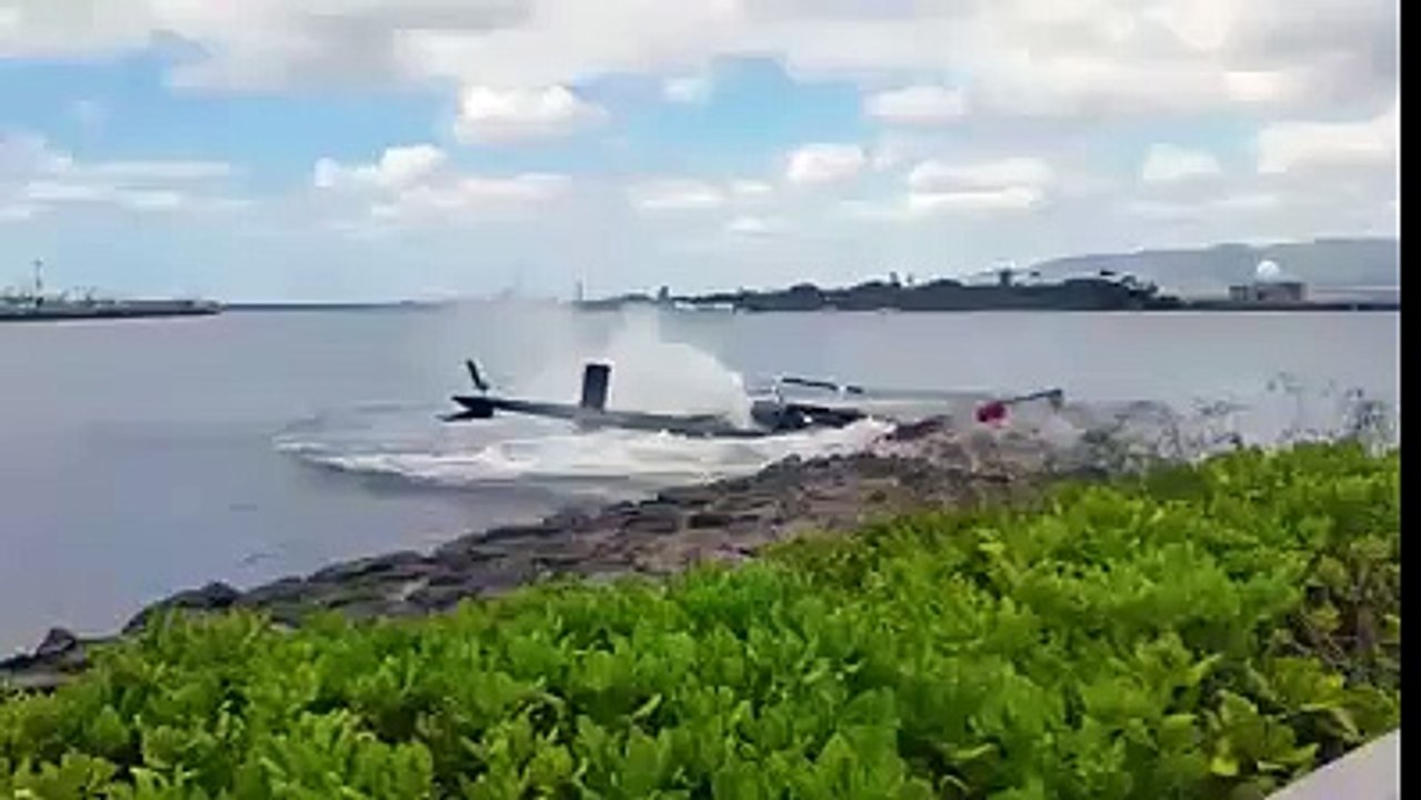Detik-detik Helikopter Jatuh di Pearl Harbour
