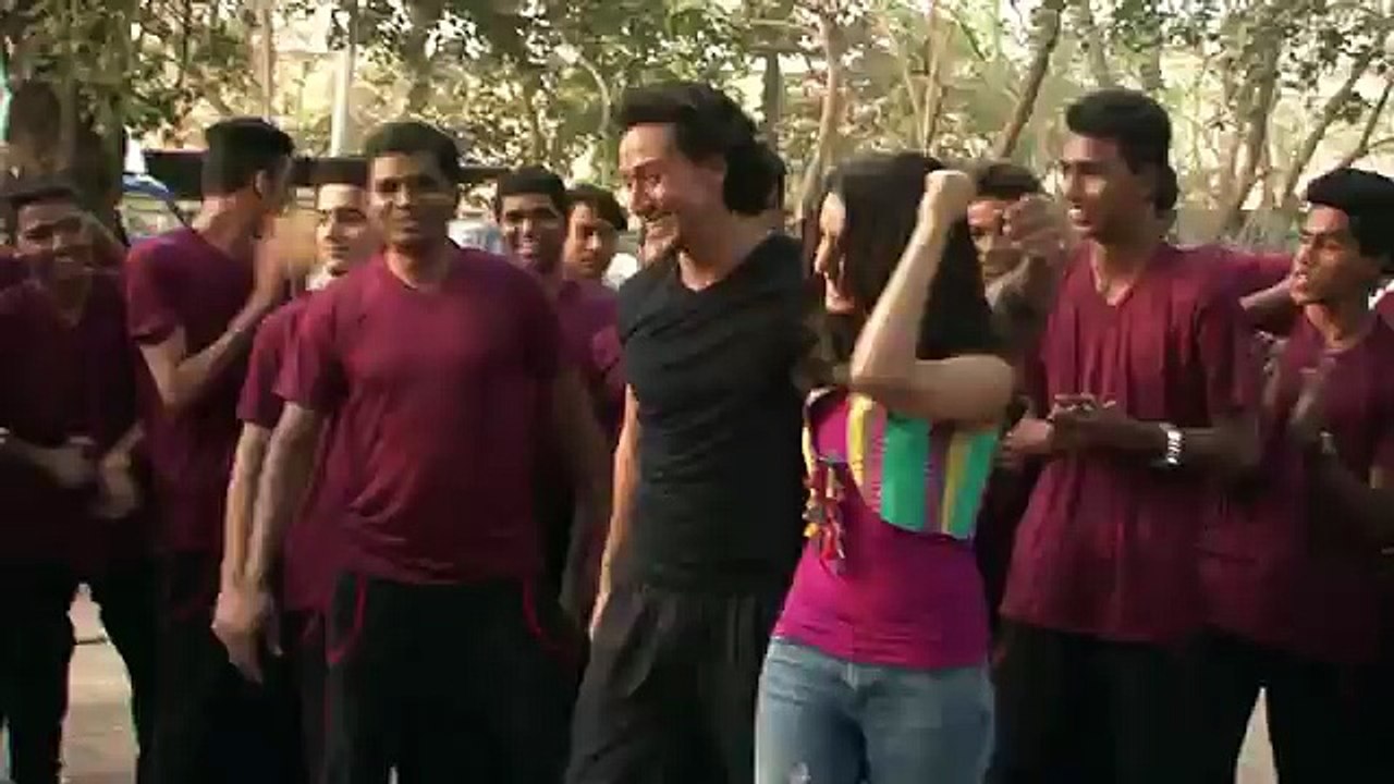 Tiger Shroff & Shraddha's Dangerous Stunt  - Baaghi
