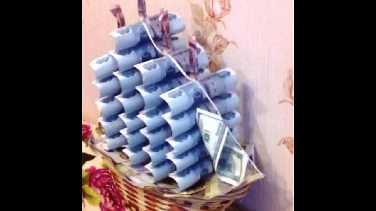 Корабль из денежных купюр